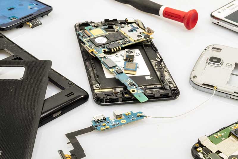 mobile phone recycling Recycled phone parts can be used to make things like jewellery, coins and medals